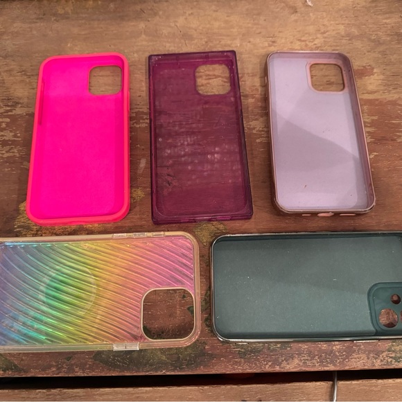 iPhone 12 case bundle - Picture 2 of 4